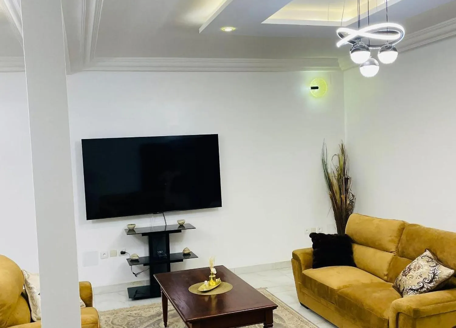 Mayna House Dakar 0*,  Senegal